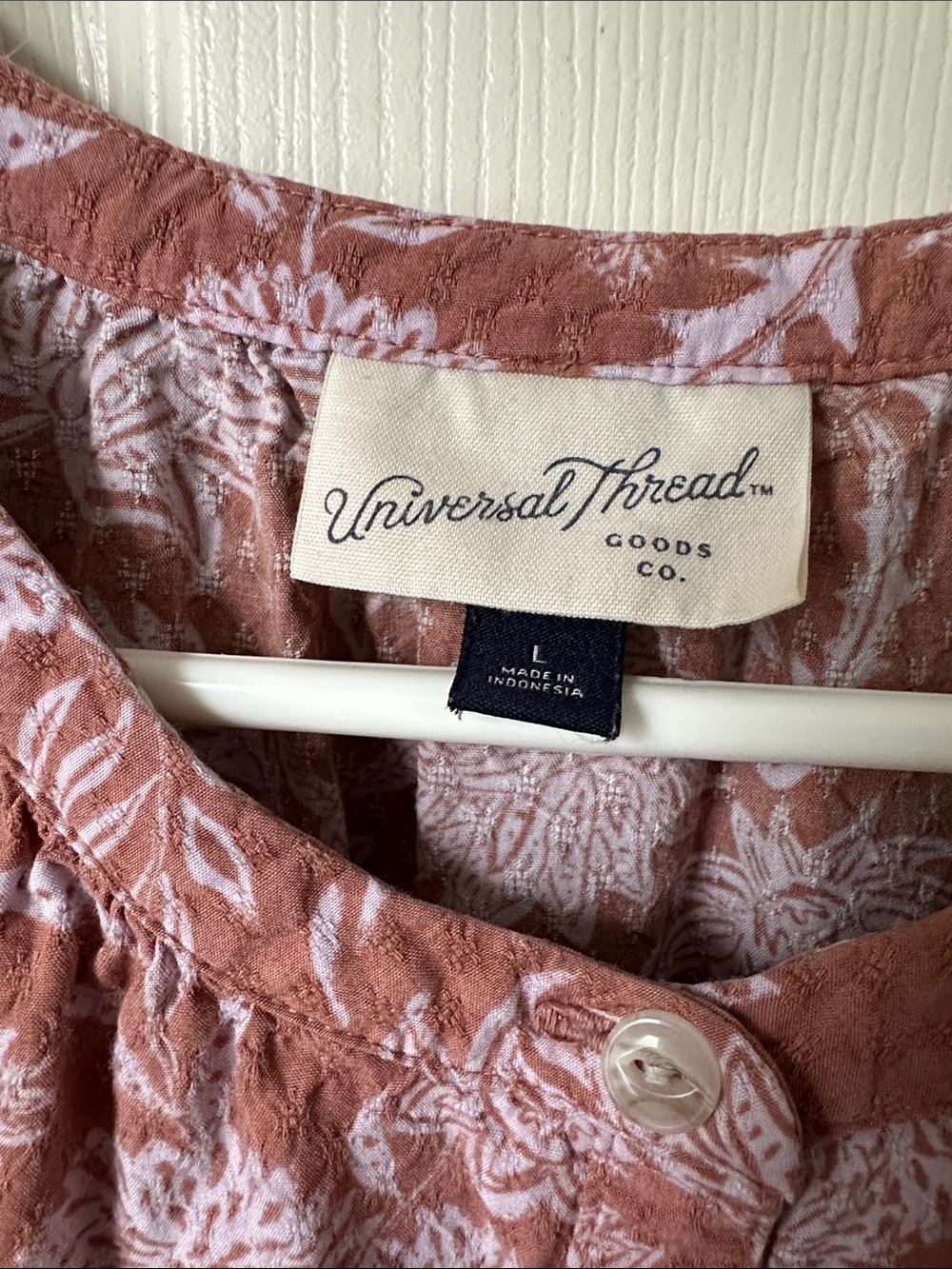 Universal Thread Salmon colored Floral Button-Front Blouse - Picture 2 of 4
